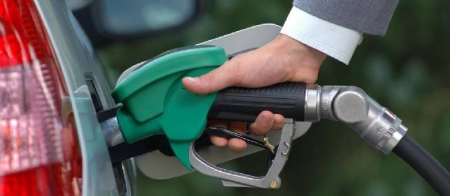 Taxe carbone les prix à la pompe relevés en 2015